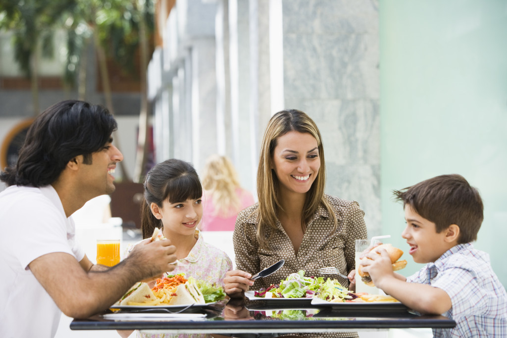 eating out with children on a restaurant