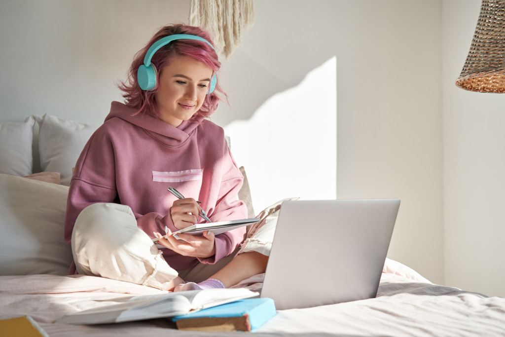 A teenager girl studying